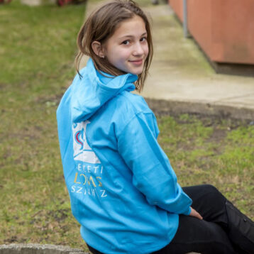 Gyerek Nemzeti Lovas Színház logós pulóver